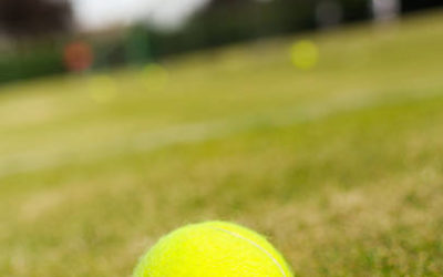 Quels avantages offre une construction court de tennis en gazon synthétique à Saint-Raphael ?