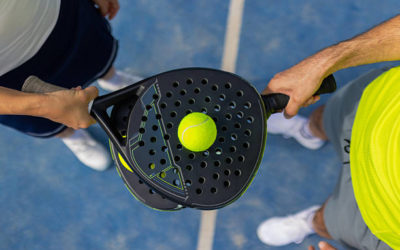 Quel gazon propose une entreprise construction terrain de padel ?